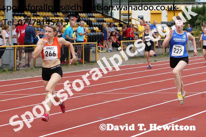 200 metres, North East Masters Champs, Monkton Stadium,  Jarrow. Photo: David T. Hewitson/Sports for All Pics